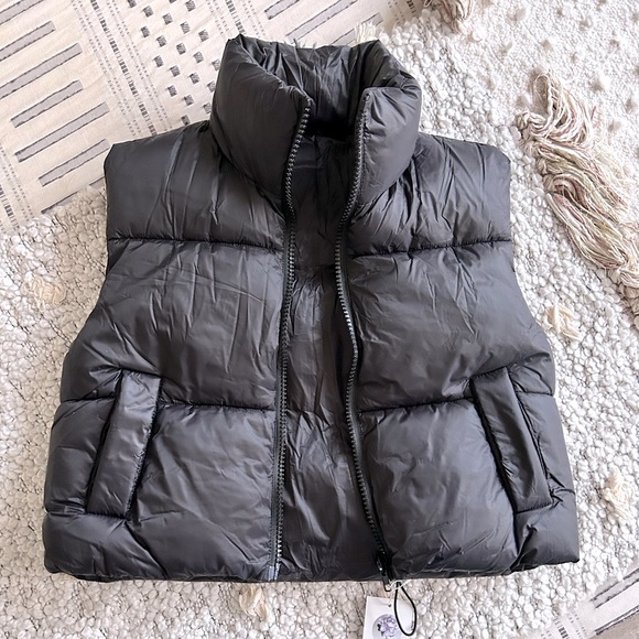 NWT Eisctnd | Black Cropped Puffer Vest | S - Picture 4 of 11